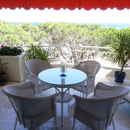Apartment Magnificent Seafront