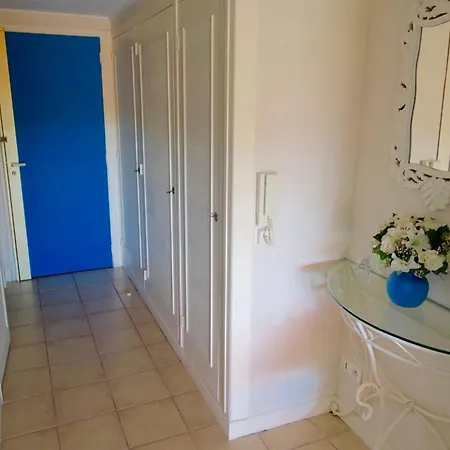 Apartment Magnificent Seafront *