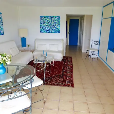 Magnificent Seafront Apartamento Mandelieu