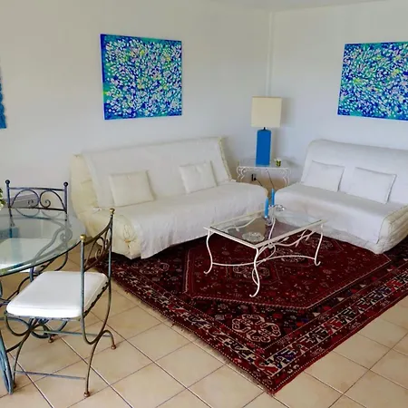 Magnificent Seafront *